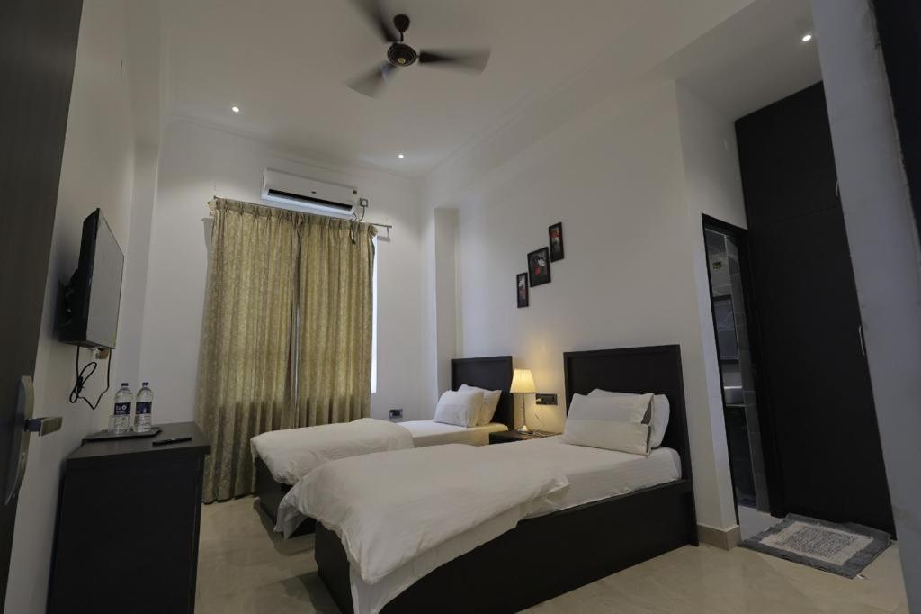Hotel The White Lotus Gaya Exterior foto